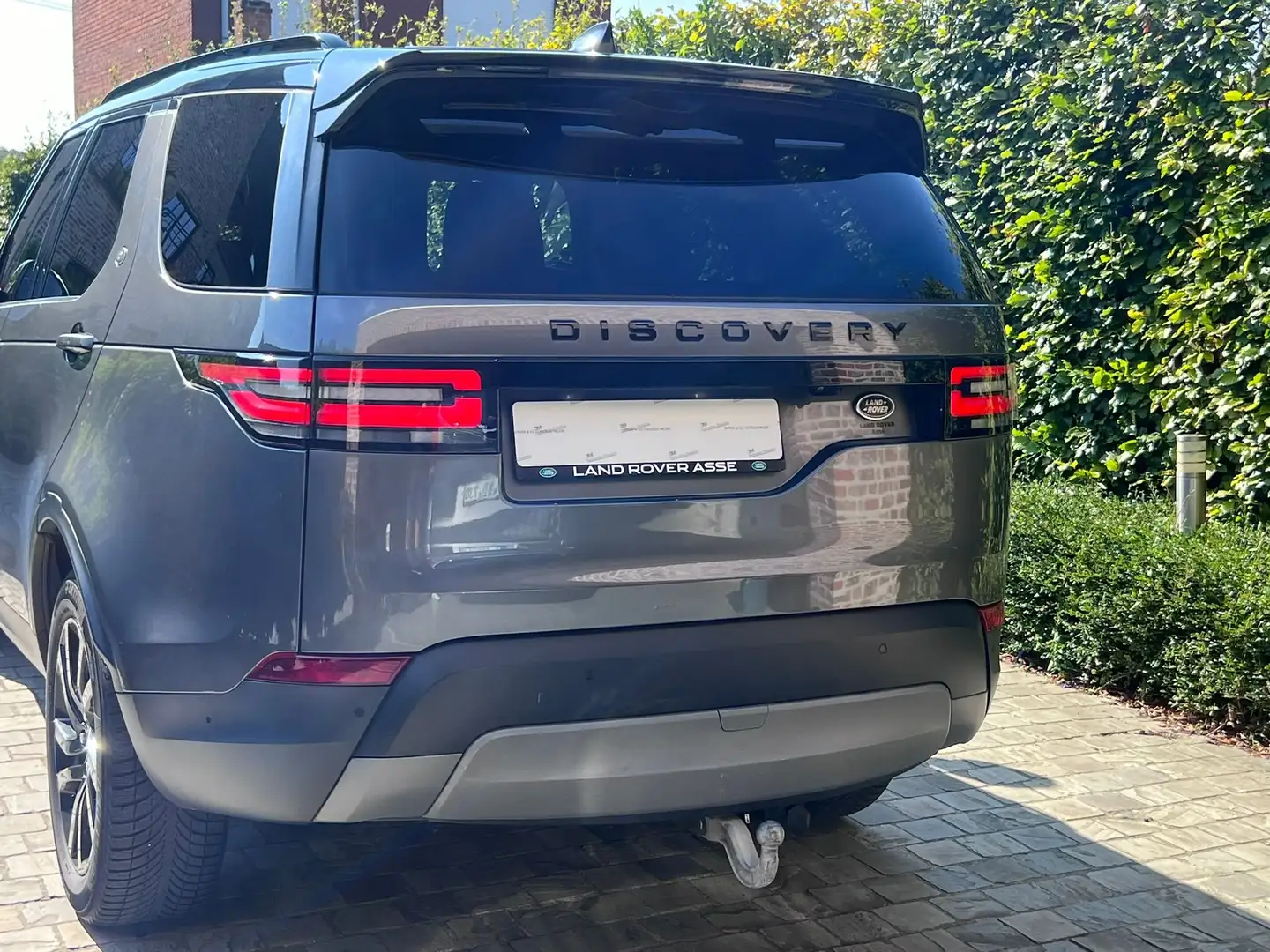 Land Rover Discovery 2.0 SD4 SE Grau - 1