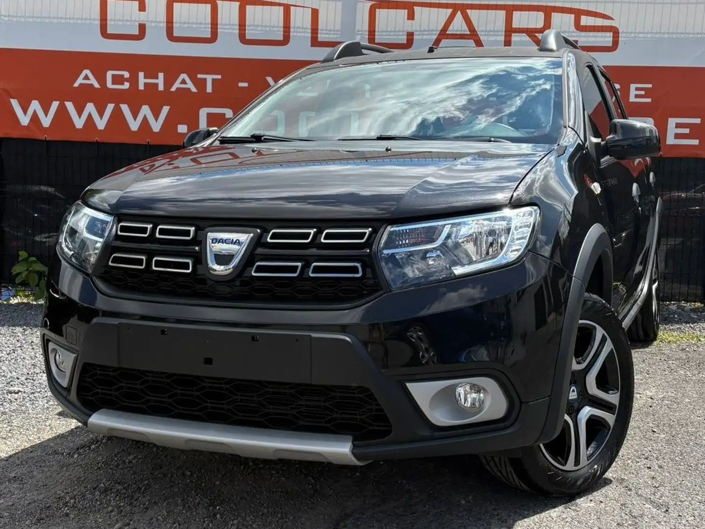 Dacia Sandero 0.9 TCe -EU6D-GARANTIE 1AN-CLIM-GPS-CAMERA-PDC Zwart - 1