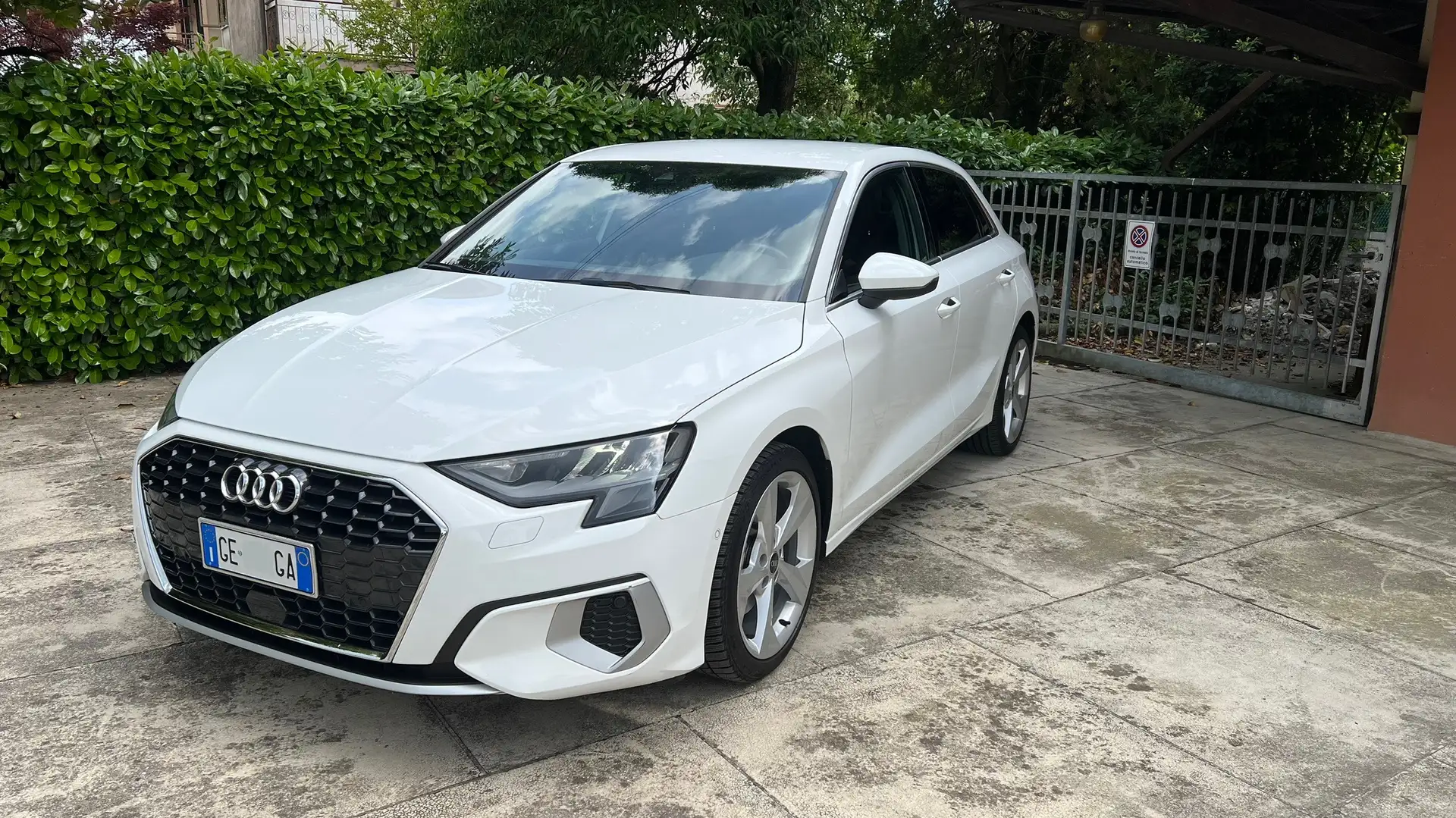 Audi A3 Sportback 30 1.5 g-tron S line edition s-tronic - 1
