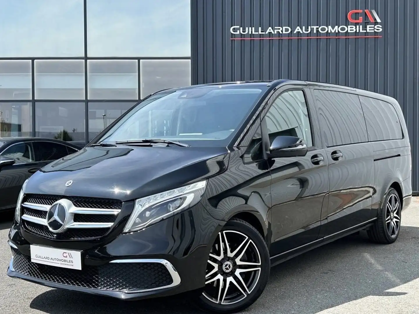 Mercedes-Benz V 300 d EXTRA-LONG AVANTGARDE 239ch 8 PLACES 9G-TRON Noir - 1