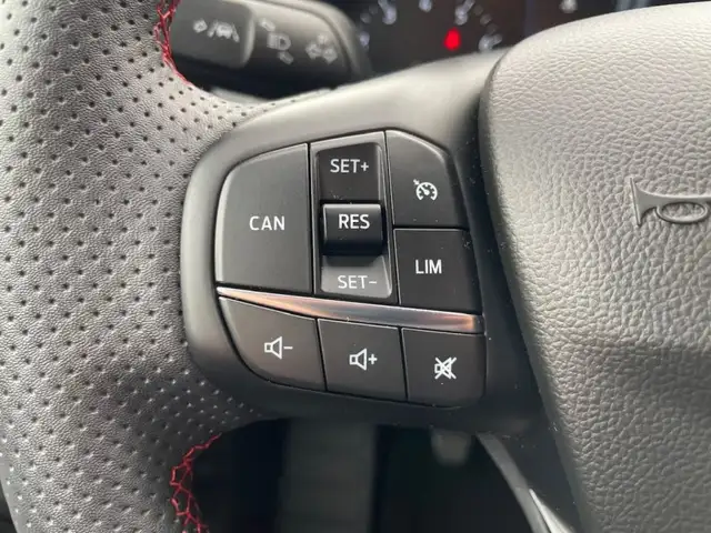 Ford Focus view 11