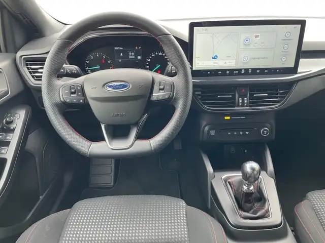 Ford Focus view 8