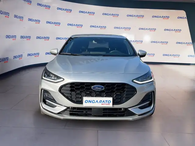 Ford Focus view 2