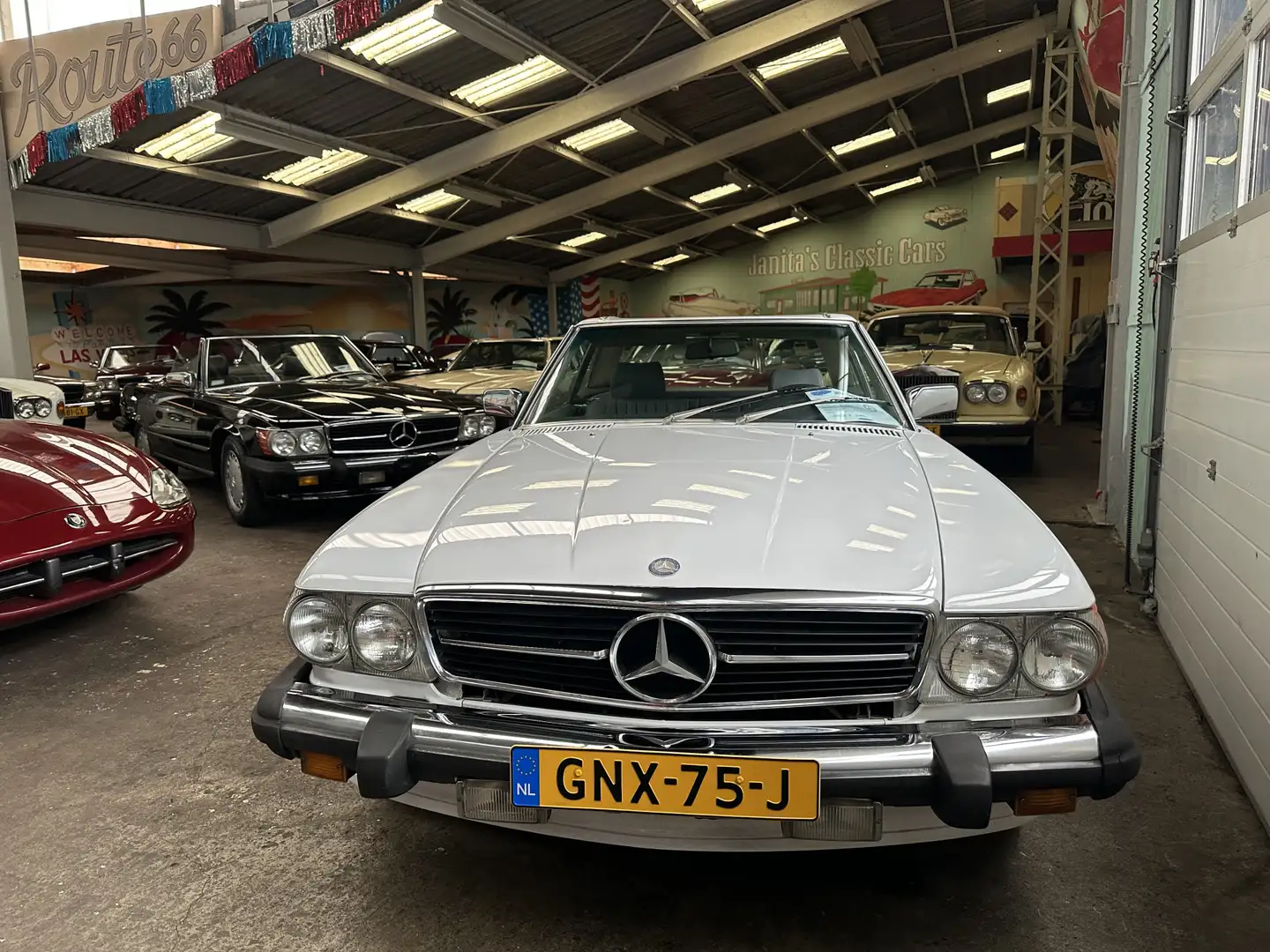 Mercedes-Benz SL 560 SL White - 1