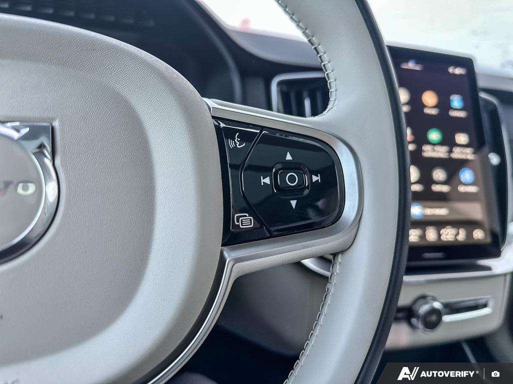 2026 Volvo XC90 T8 AWD Ultra Dark Theme 7-Seater thumb 16