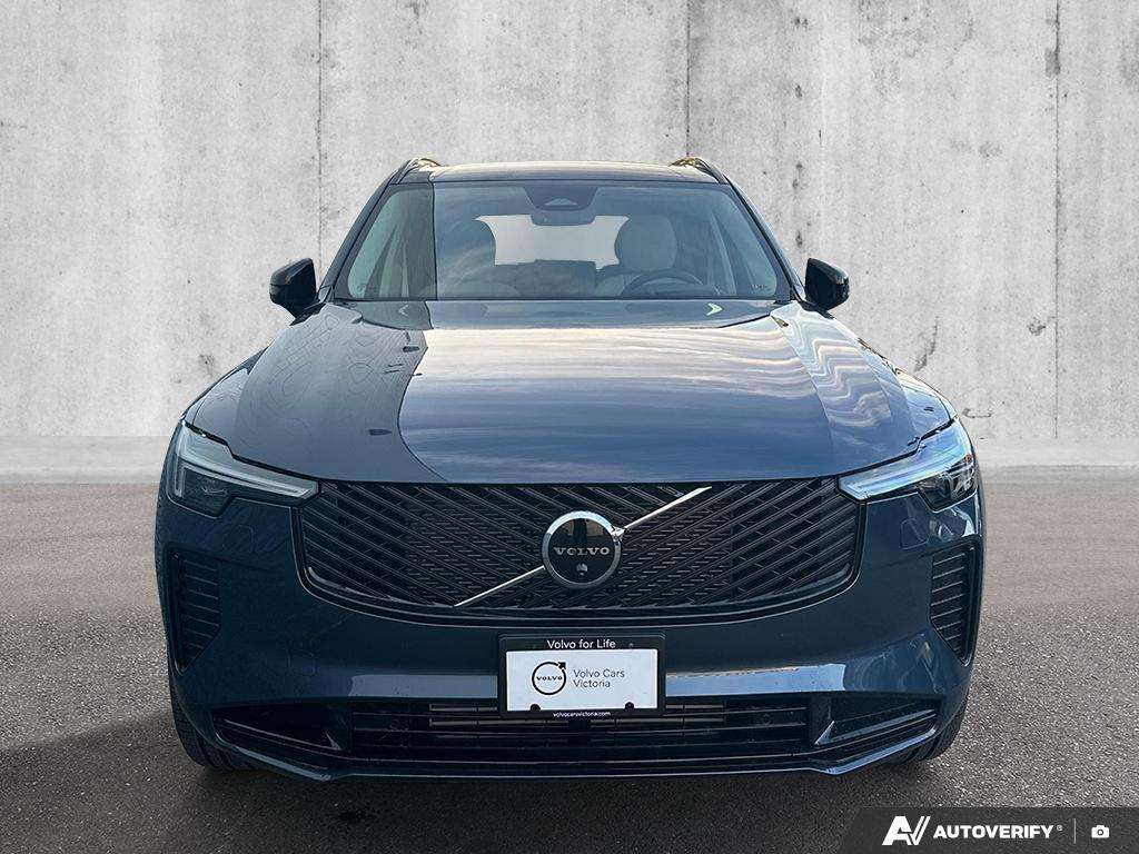 2026 Volvo XC90 T8 AWD Ultra Dark Theme 7-Seater alt 2