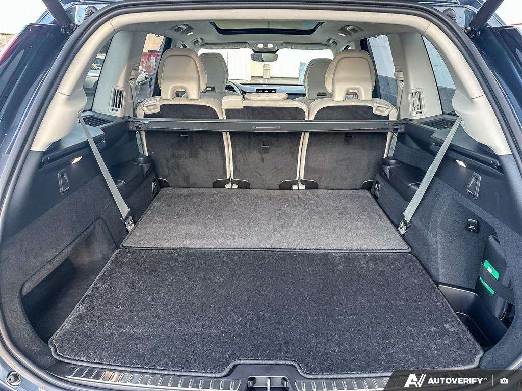 2026 Volvo XC90 T8 AWD Ultra Dark Theme 7-Seater thumb 12