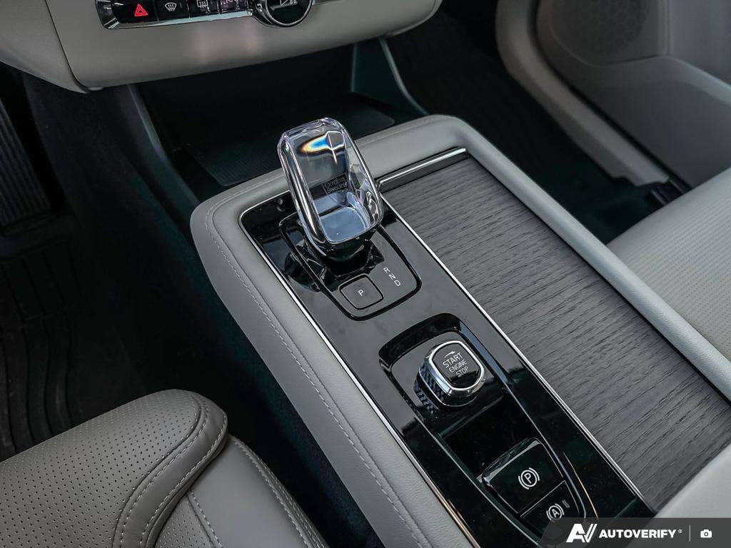 2026 Volvo XC90 T8 AWD Ultra Dark Theme 7-Seater thumb 18