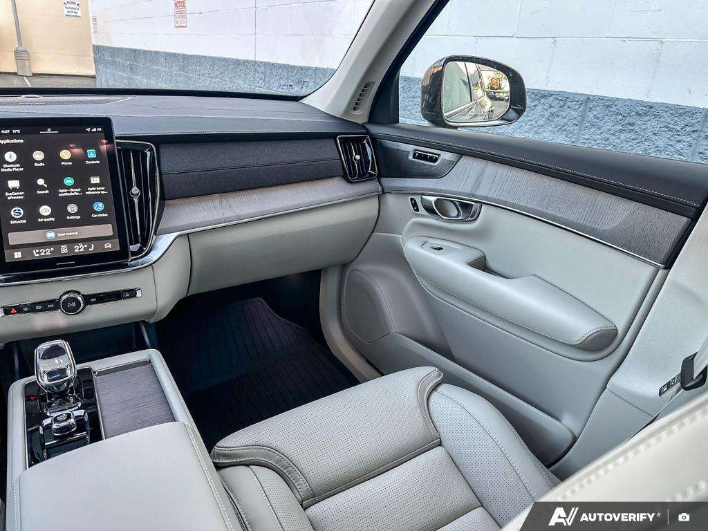 2026 Volvo XC90 T8 AWD Ultra Dark Theme 7-Seater thumb 25