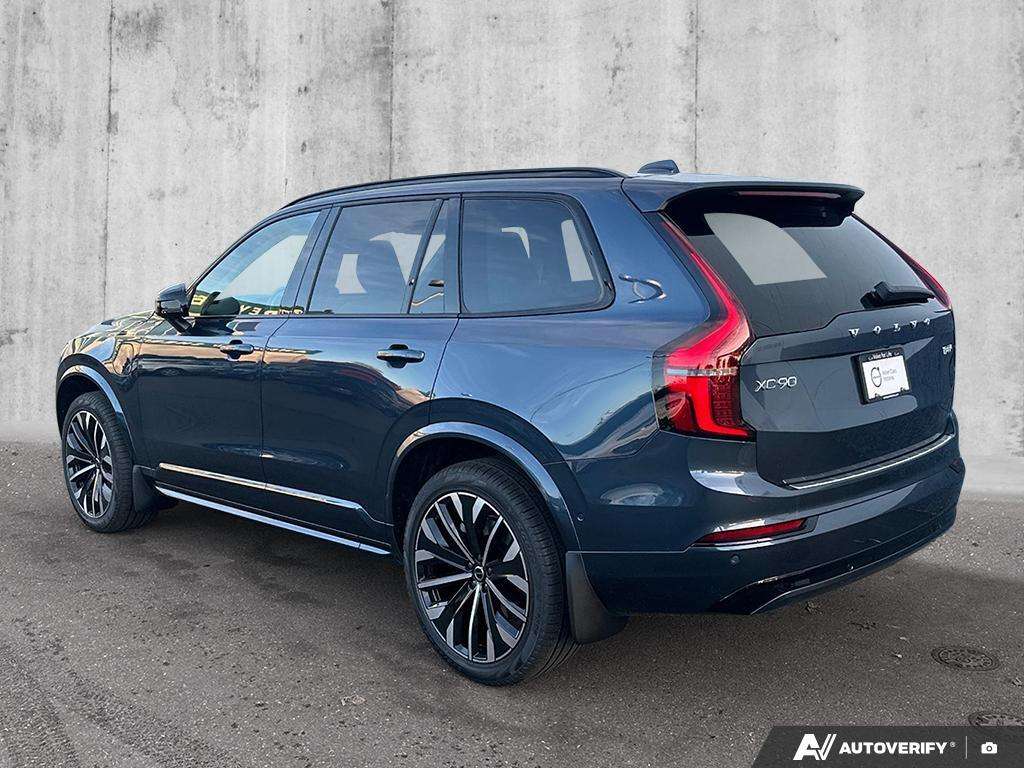 2026 Volvo XC90 T8 AWD Ultra Dark Theme 7-Seater alt 4