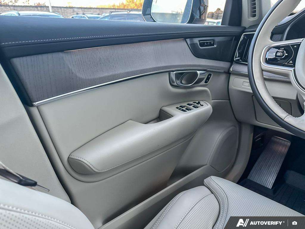2026 Volvo XC90 T8 AWD Ultra Dark Theme 7-Seater thumb 17