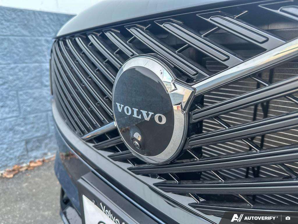2026 Volvo XC90 T8 AWD Ultra Dark Theme 7-Seater thumb 9