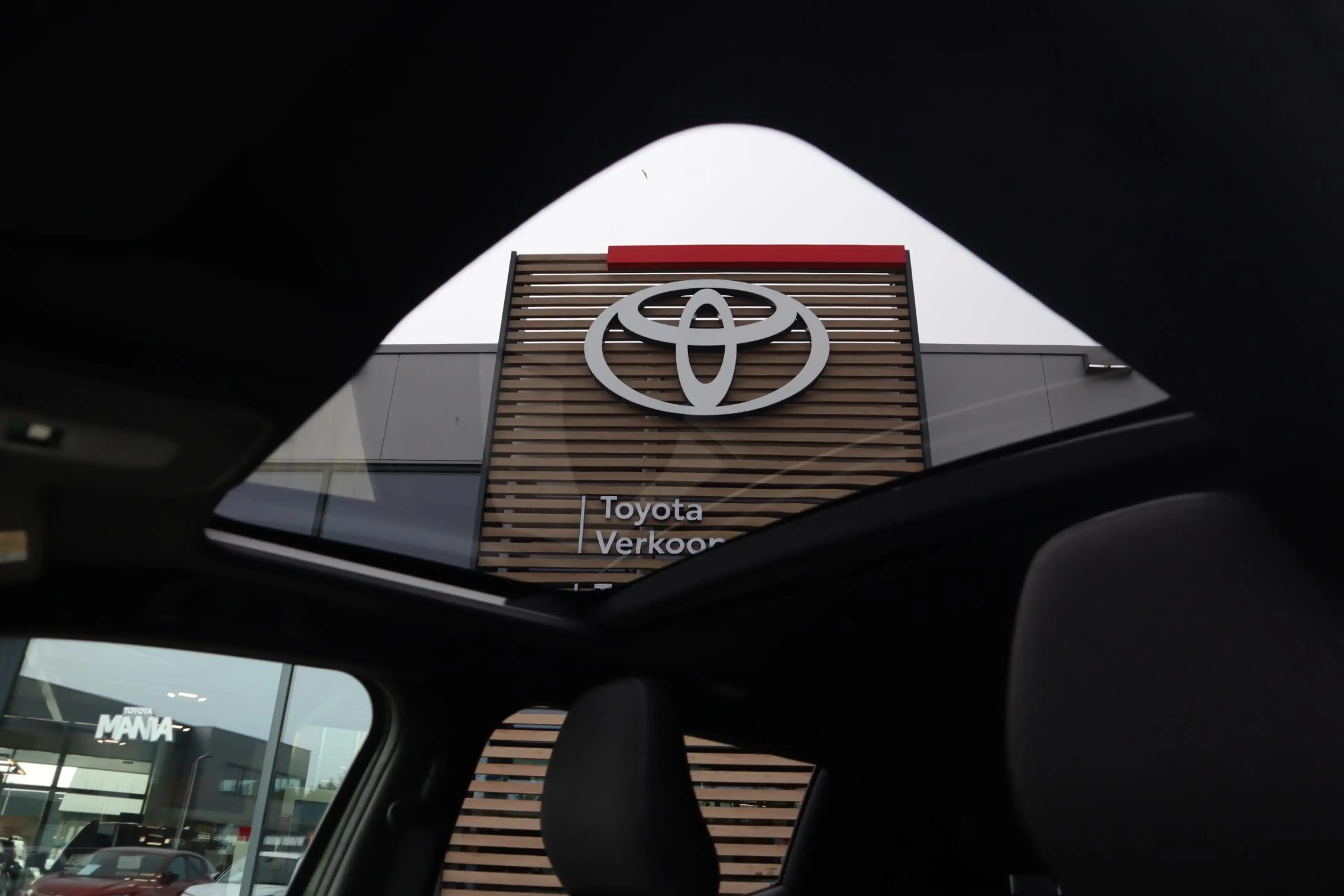 Toyota Urban Cruiser EXECUTIVE 61kWh NIEUW&DIRECT LEVERBAAR! PANODAK JB — photo 24