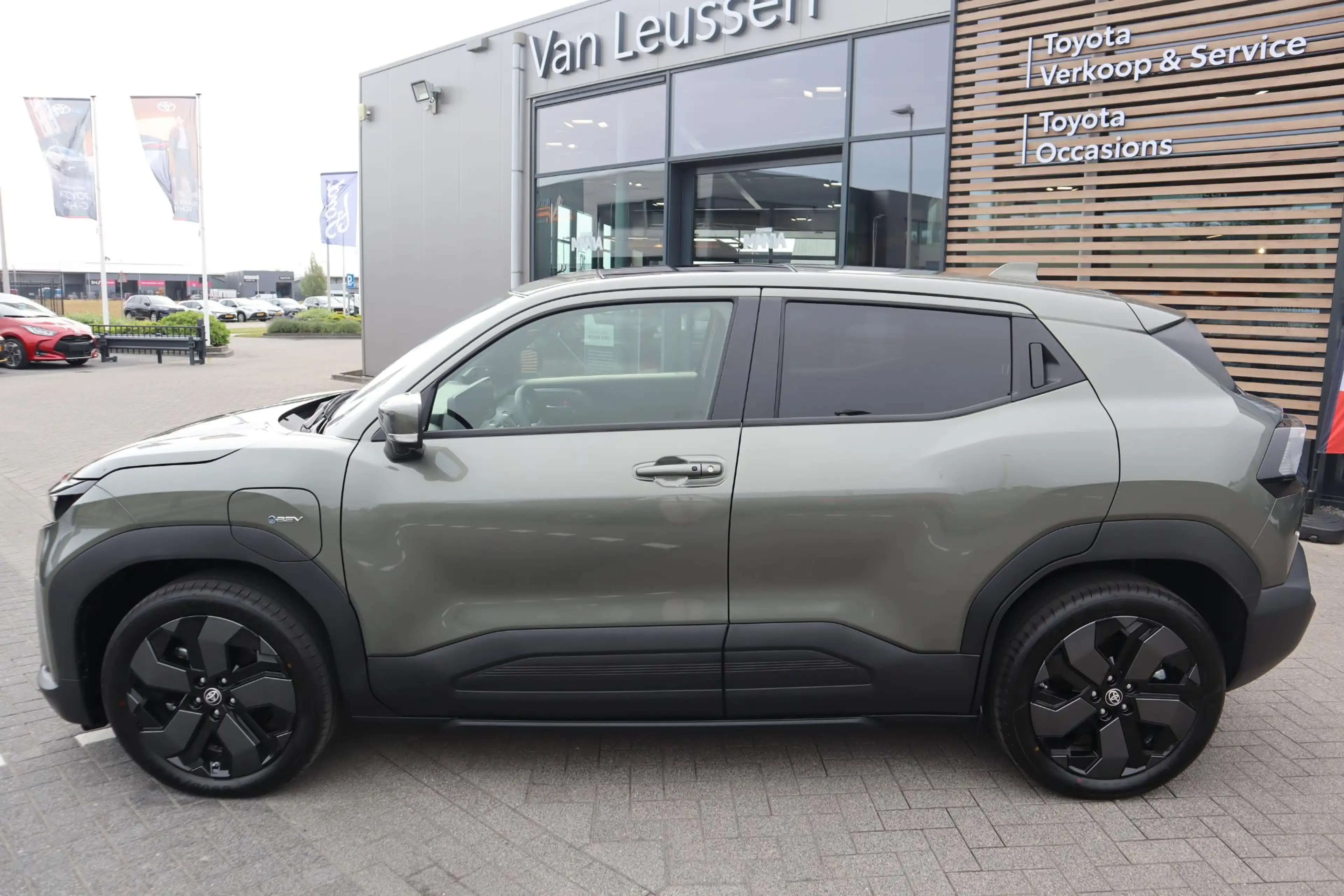 Toyota Urban Cruiser EXECUTIVE 61kWh NIEUW&DIRECT LEVERBAAR! PANODAK JB — photo 2