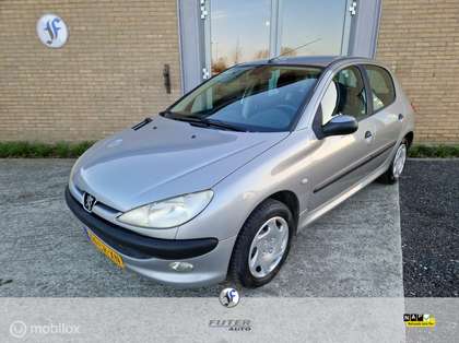 Peugeot 206 1.4 Gentry 5Drs Airco