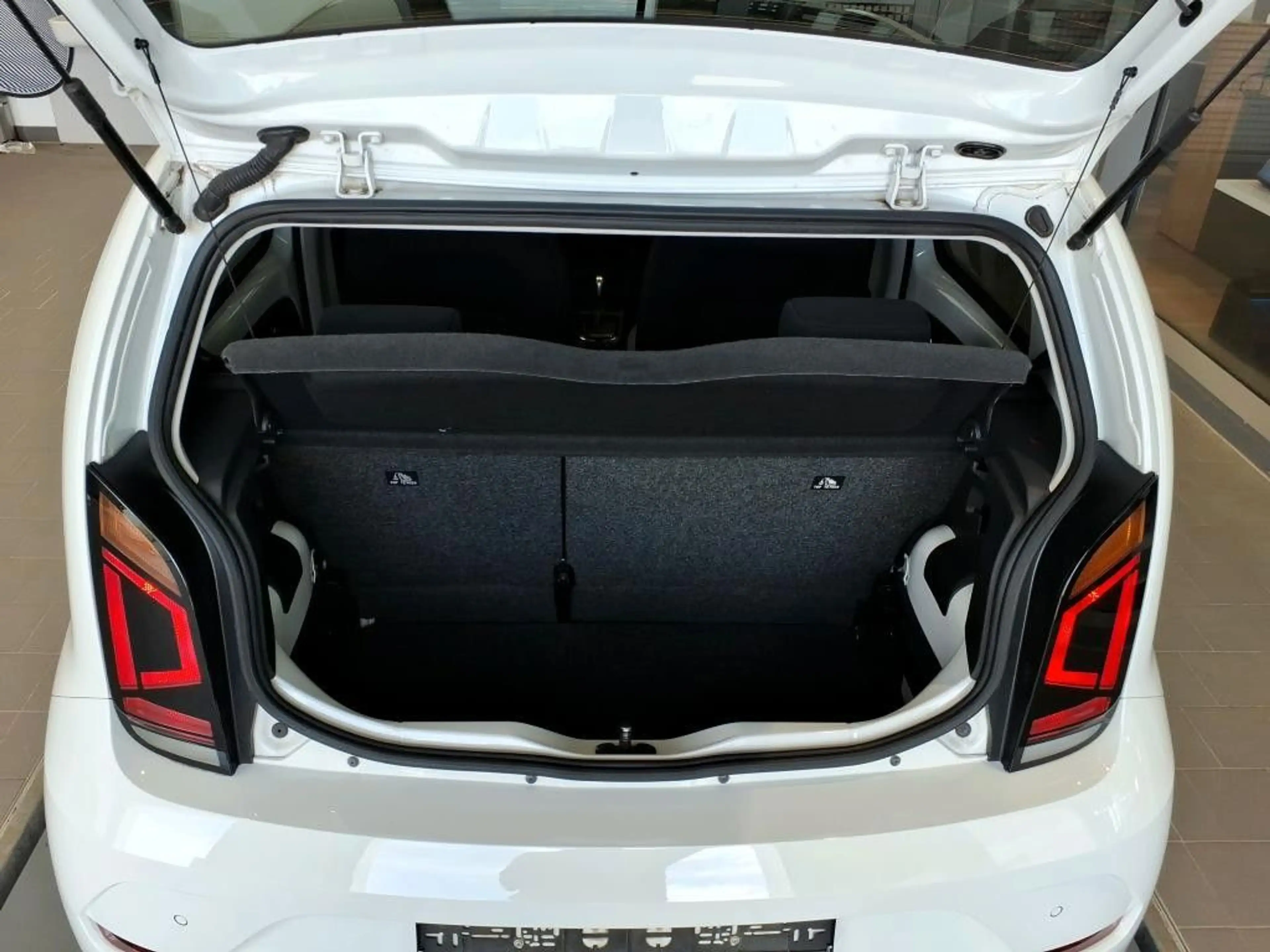 Volkswagen e-up! move Aut. SHZ PDC CCS Alu16 — photo 7