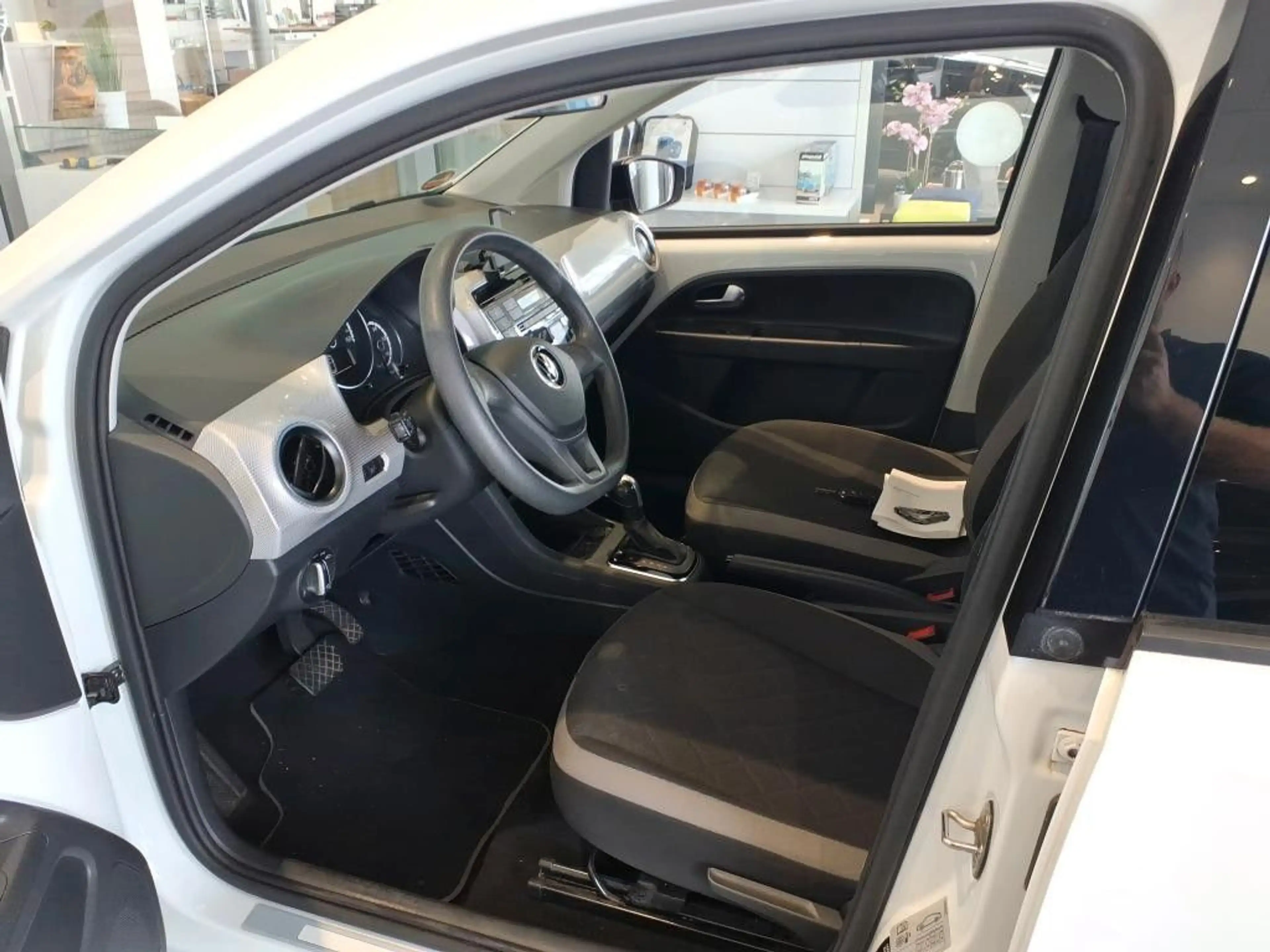 Volkswagen e-up! move Aut. SHZ PDC CCS Alu16 — photo 5