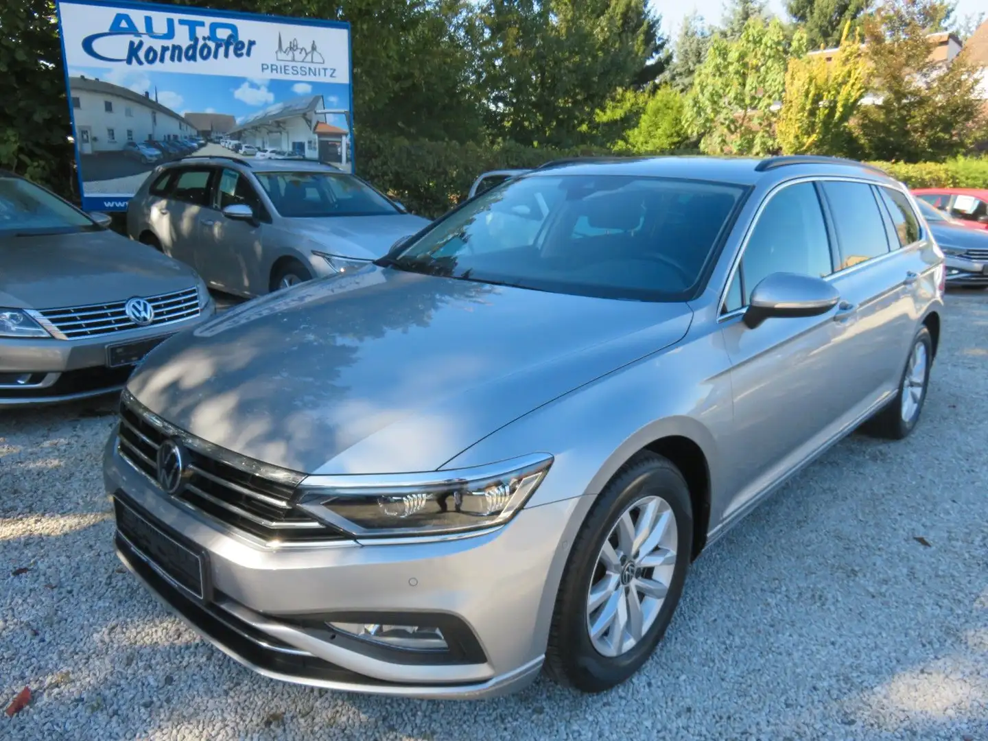 Volkswagen Passat Variant Business 2.0TDI LED Leder AHZV Silber - 1