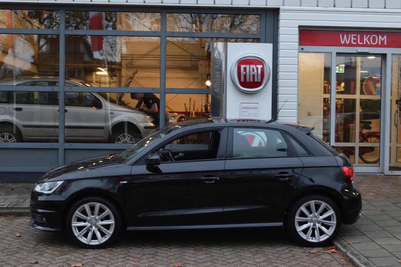 Audi A1 Sportback 1.0 TFSI Adrenalin|S-Line|orig.NL|1e eig Noir - 2