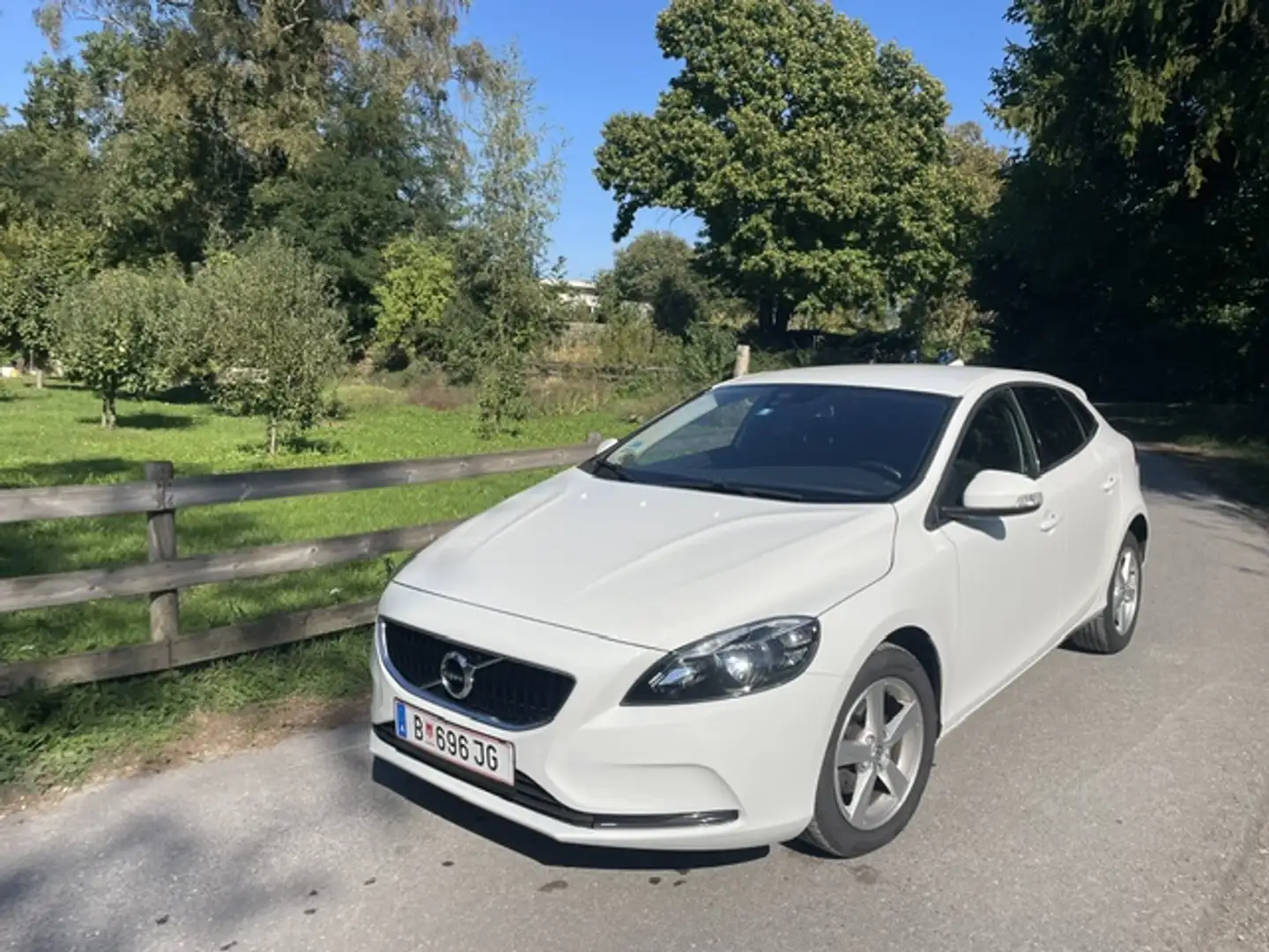 Volvo V40 V40 D2 Kinetic Kinetic Weiß - 2