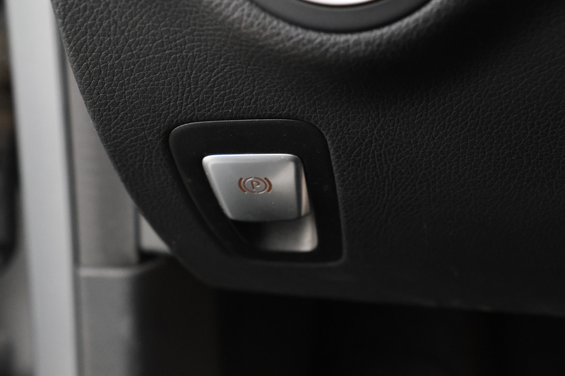 Mercedes-Benz C 180 Prestige — photo 18
