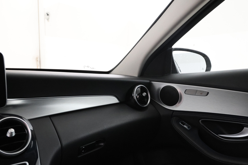 Mercedes-Benz C 180 Prestige — photo 32