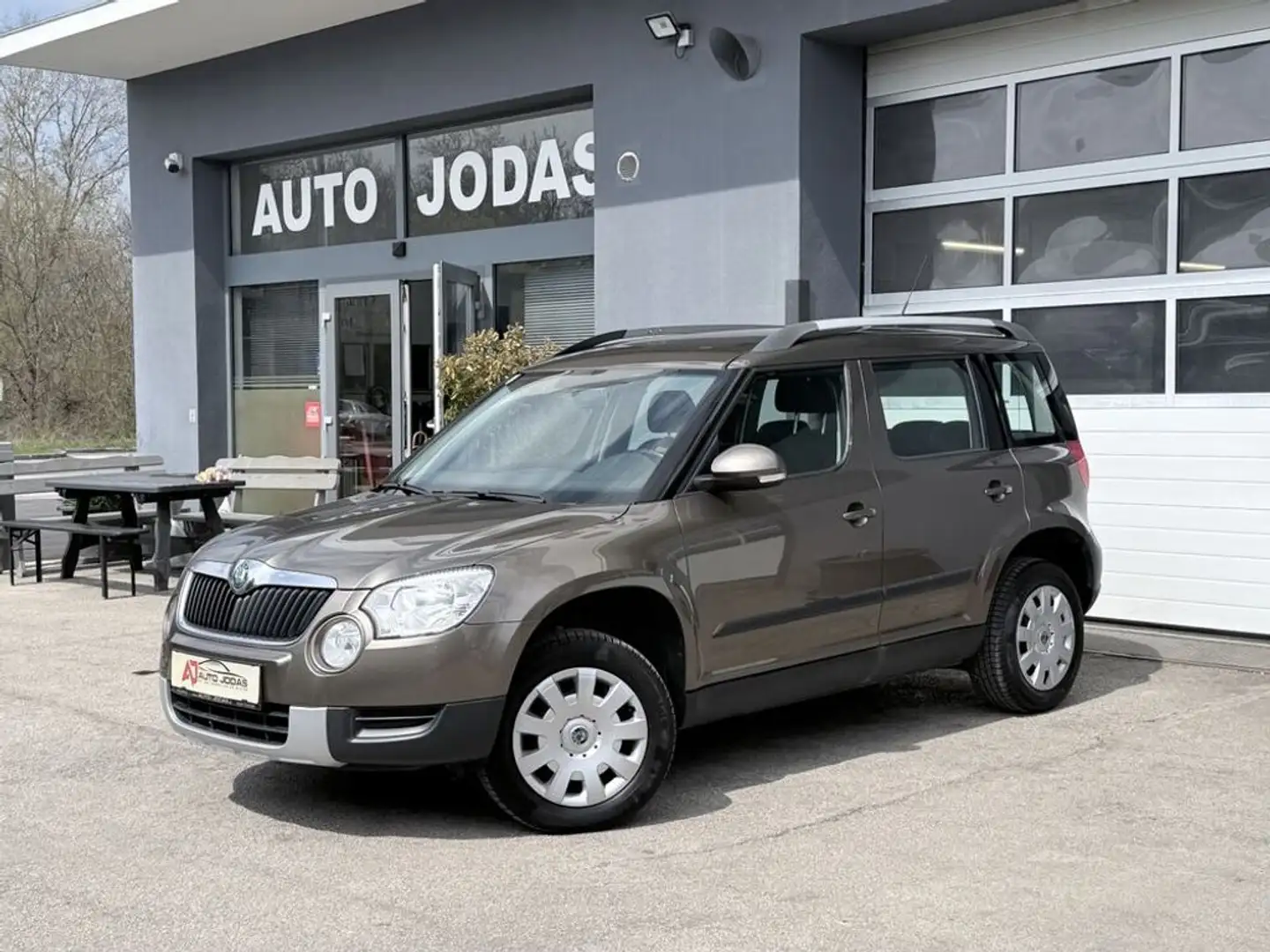 Skoda Yeti Twenty Ambition 1.2 TSI **Sitzheiz/Tempomat** Braun - 2