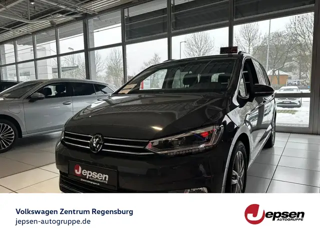 Volkswagen Touran Life TSI 7-Sitzer Navi RearView ACC LED