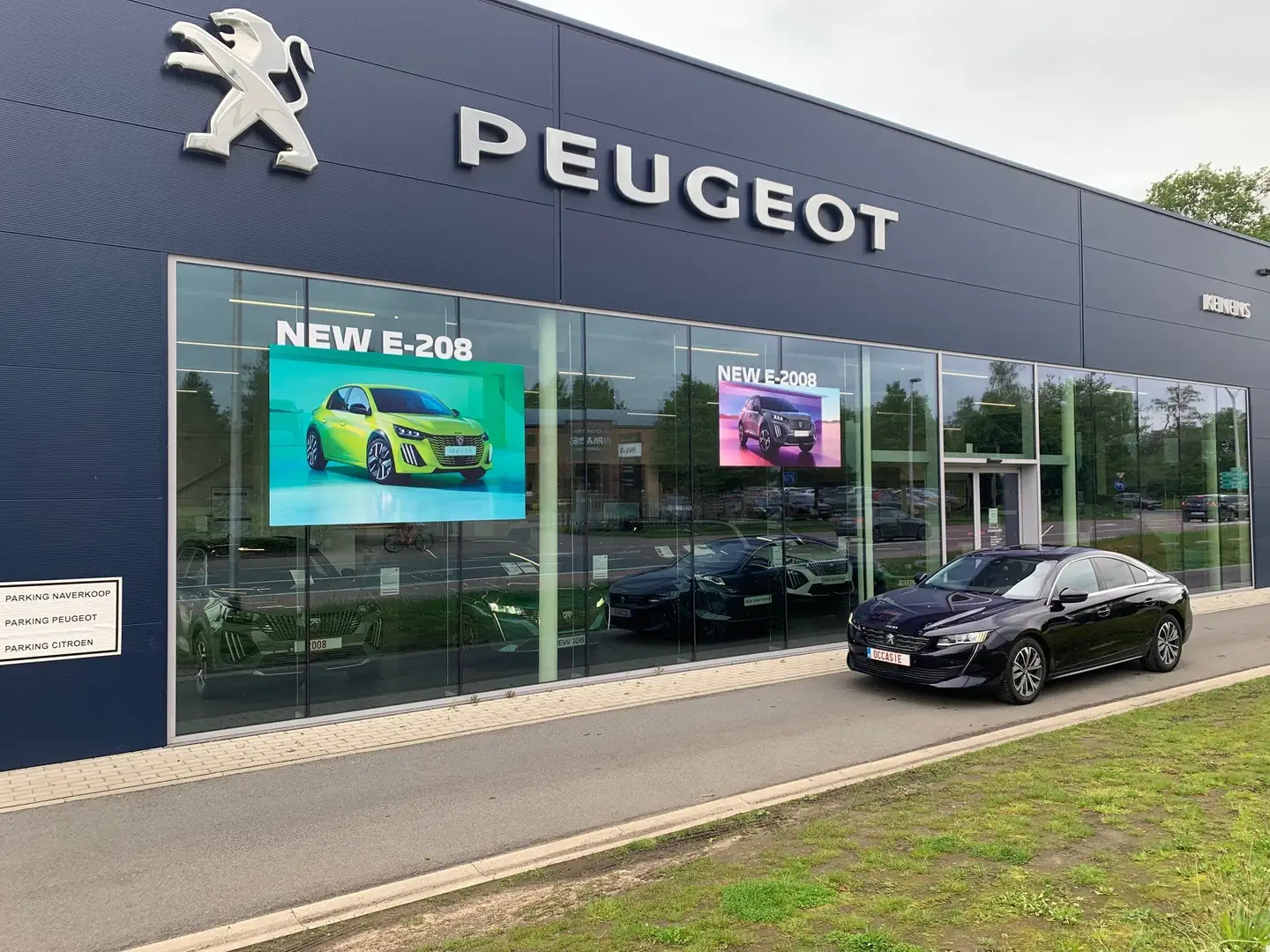 Peugeot 508 1.2PureTech 130PK EAT8 Allure Modrá - 1
