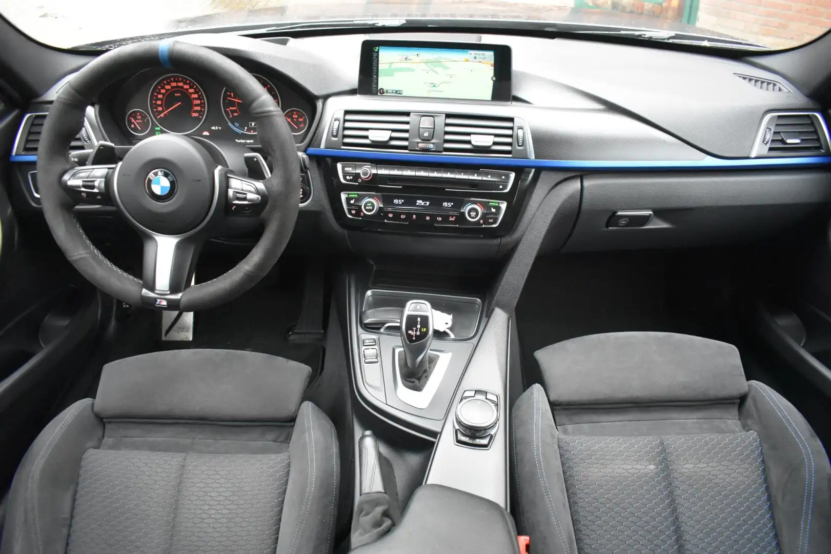 BMW 330 3-serie 330d xDrive M Sport '16 Xenon M Pakket Cli Grijs - 2