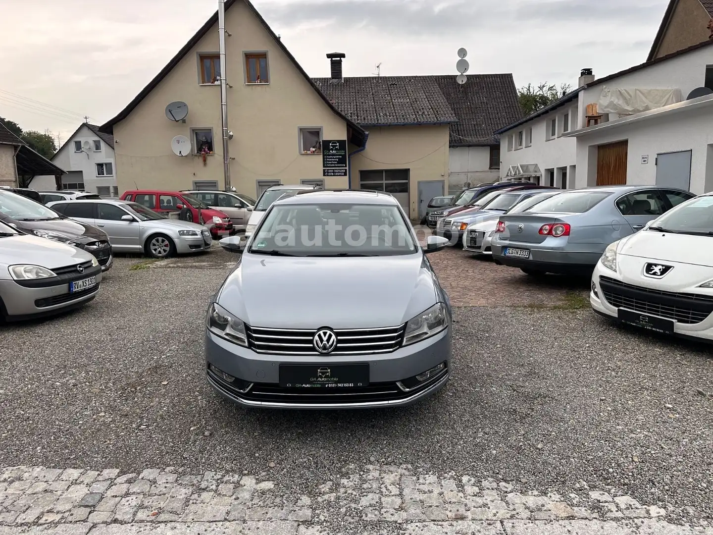 Volkswagen Passat Highline * AHK *  2. Hand * Schiebedach * Grau - 1