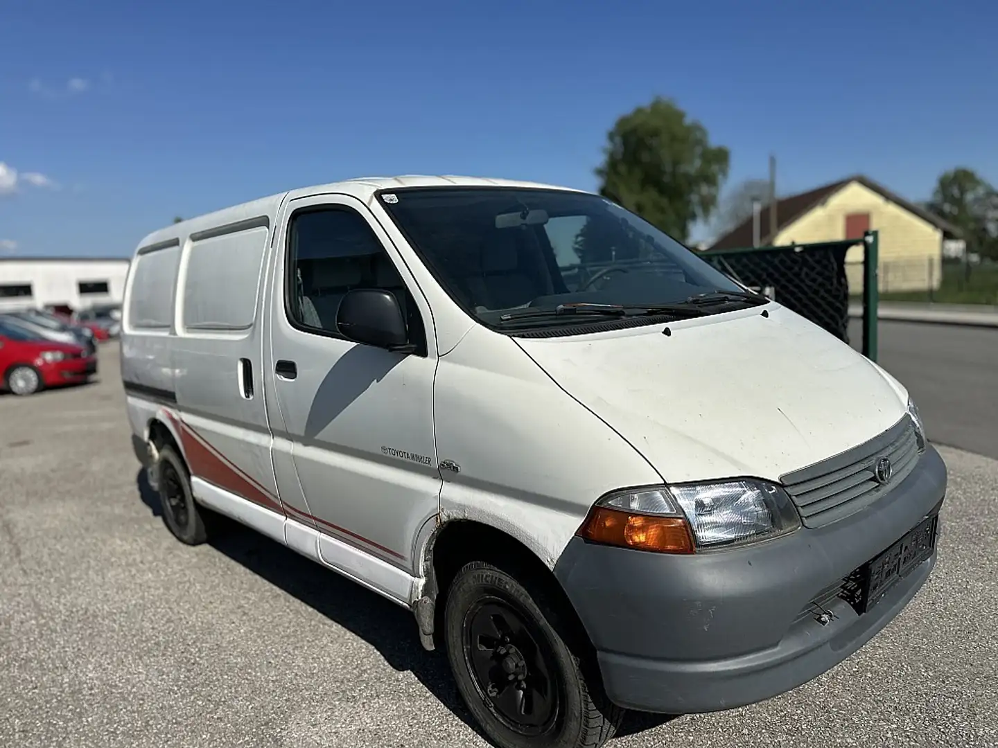 Toyota Hiace 2,5 D-4D 100lang Bílá - 2