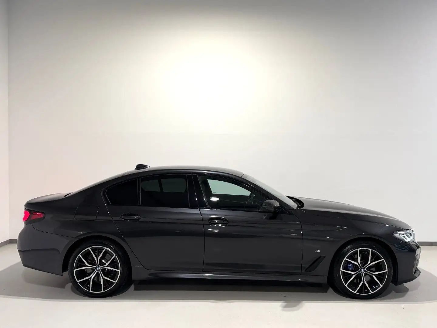 BMW 530 e G30 LCI Aut/M-Sport/CockpitPRO/HEAD-UP/Laser/AHK Grau - 2