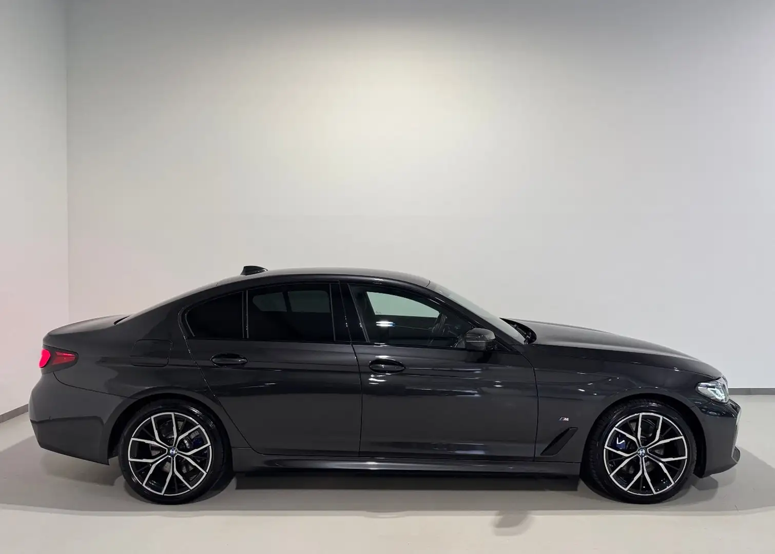 BMW 530 e G30 LCI Aut/M-Sport/CockpitPRO/HEAD-UP/Laser/AHK Grau - 2