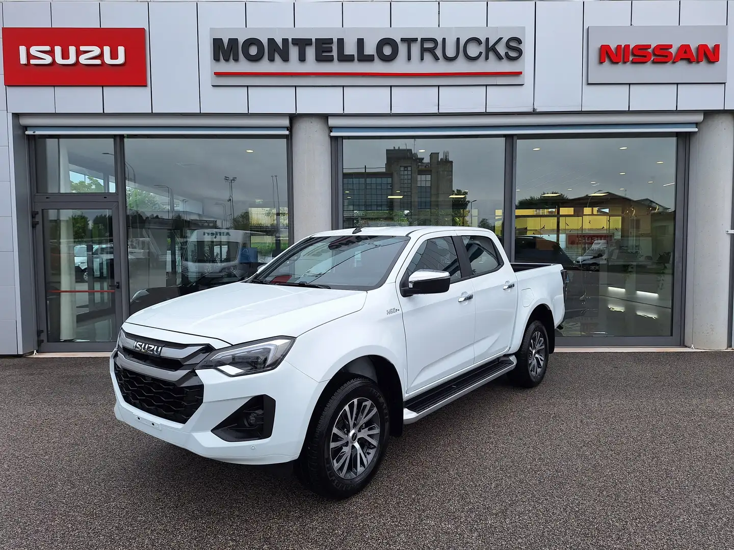 Isuzu D-Max 1.9 164cv crew N60F+ 4x4 A/T Pronta Consegna MY25 Bianco - 1