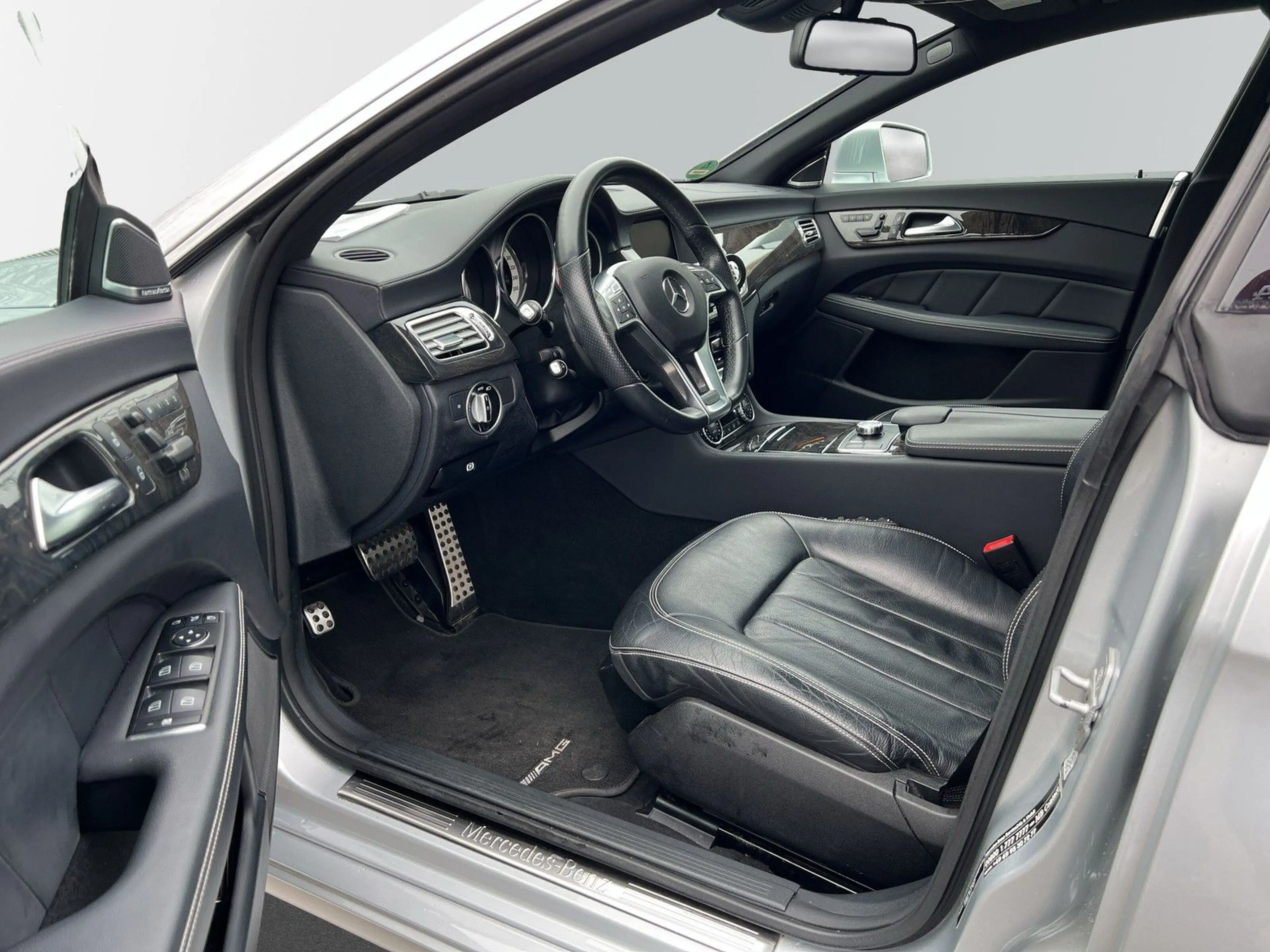 Mercedes-Benz CLS 250 AMG Line *CAM *Dist+ — photo 7