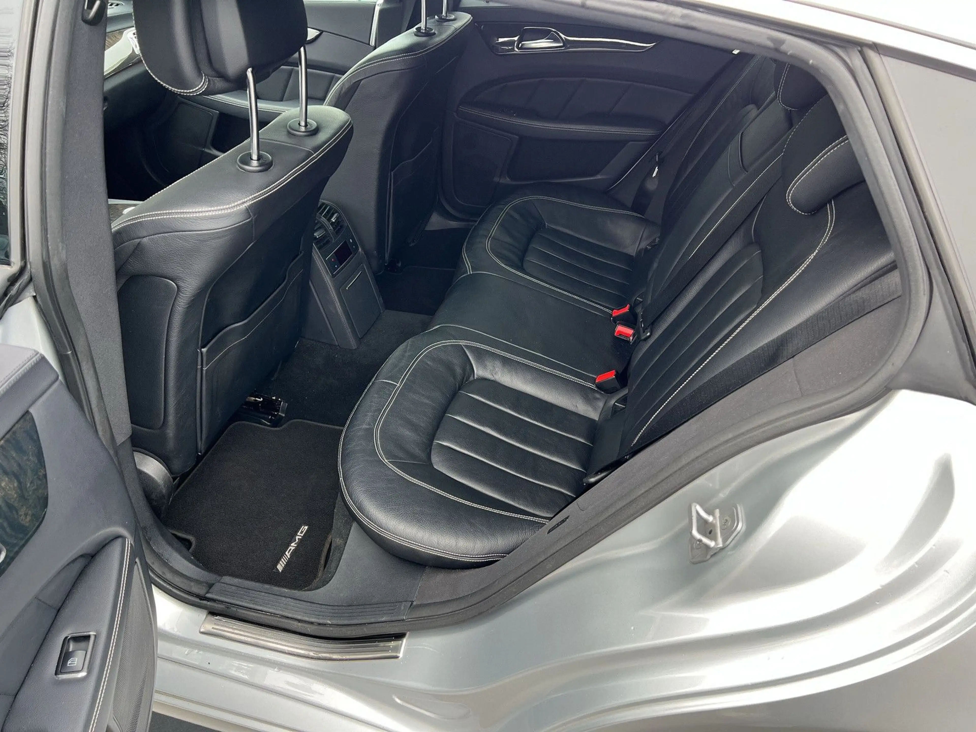 Mercedes-Benz CLS 250 AMG Line *CAM *Dist+ — photo 9