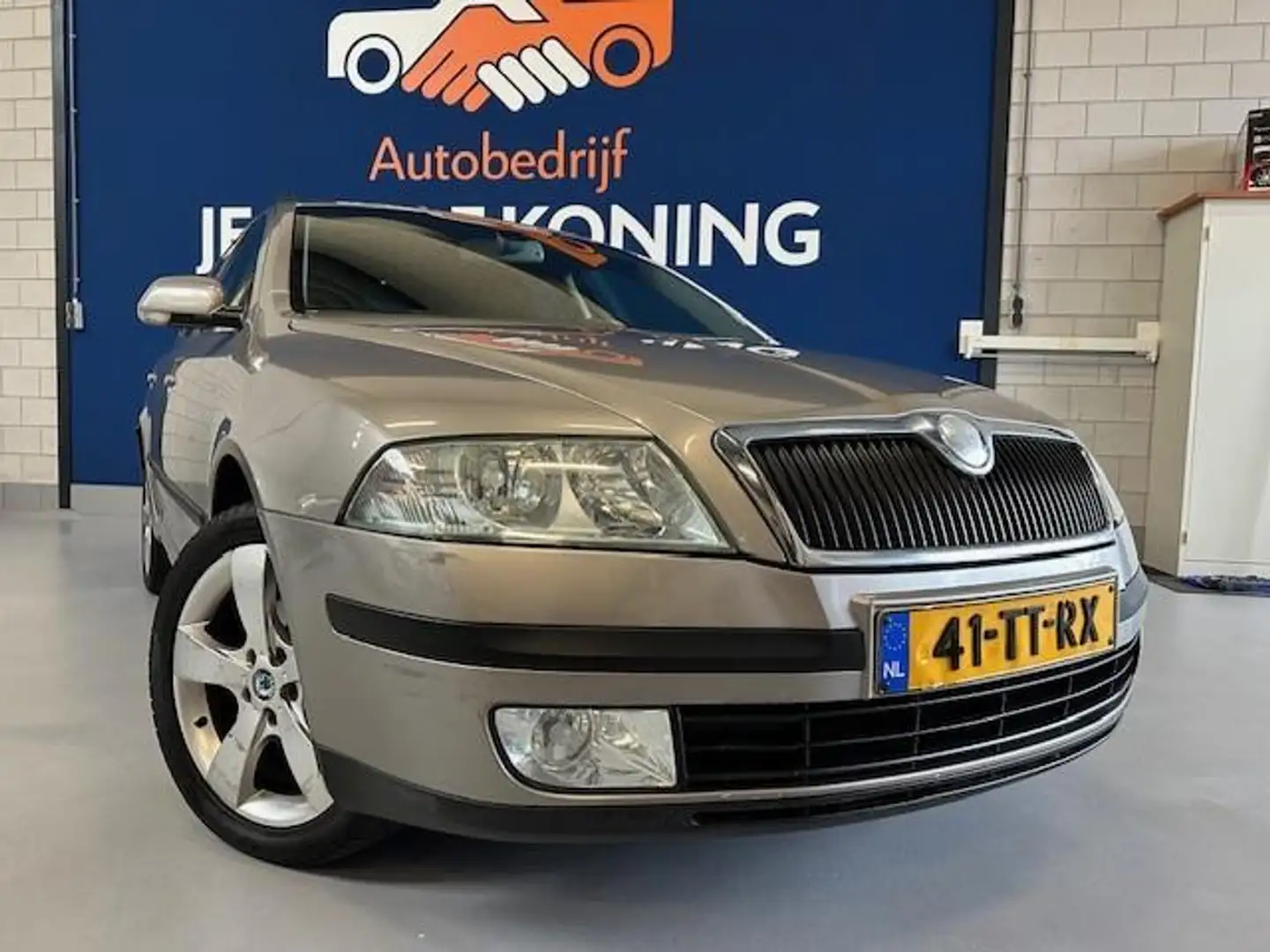 Skoda Octavia Combi 1.9 TDI Elegance Automaat / bj.2007 / kleur: Beige - 2