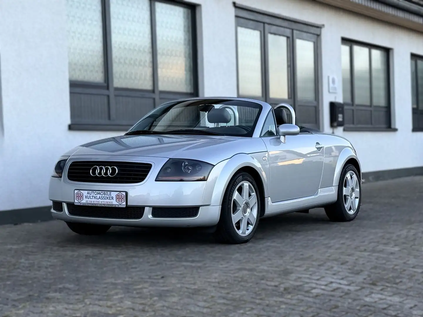 Audi TT 1.8 T Roadster * TOP * 2. Hd. * 180 PS Plateado - 1