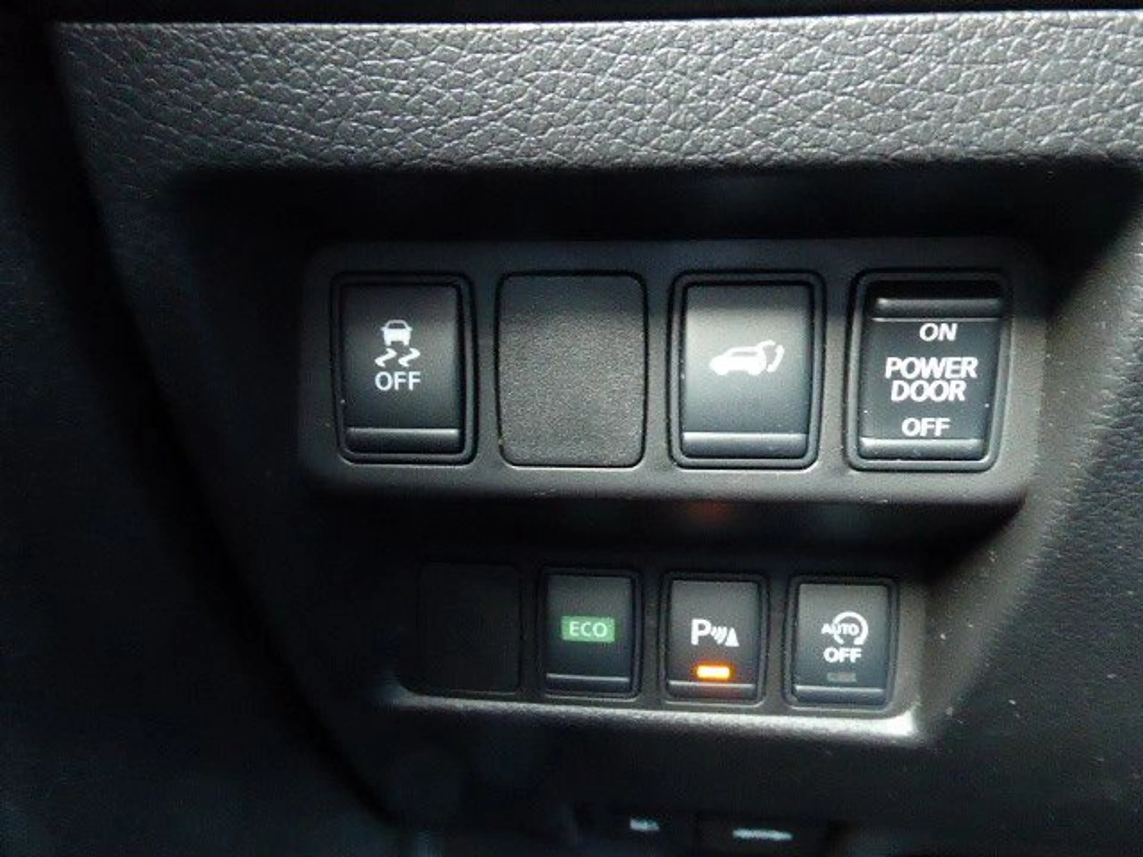 Nissan X-Trail Tekna 4x4 — photo 12