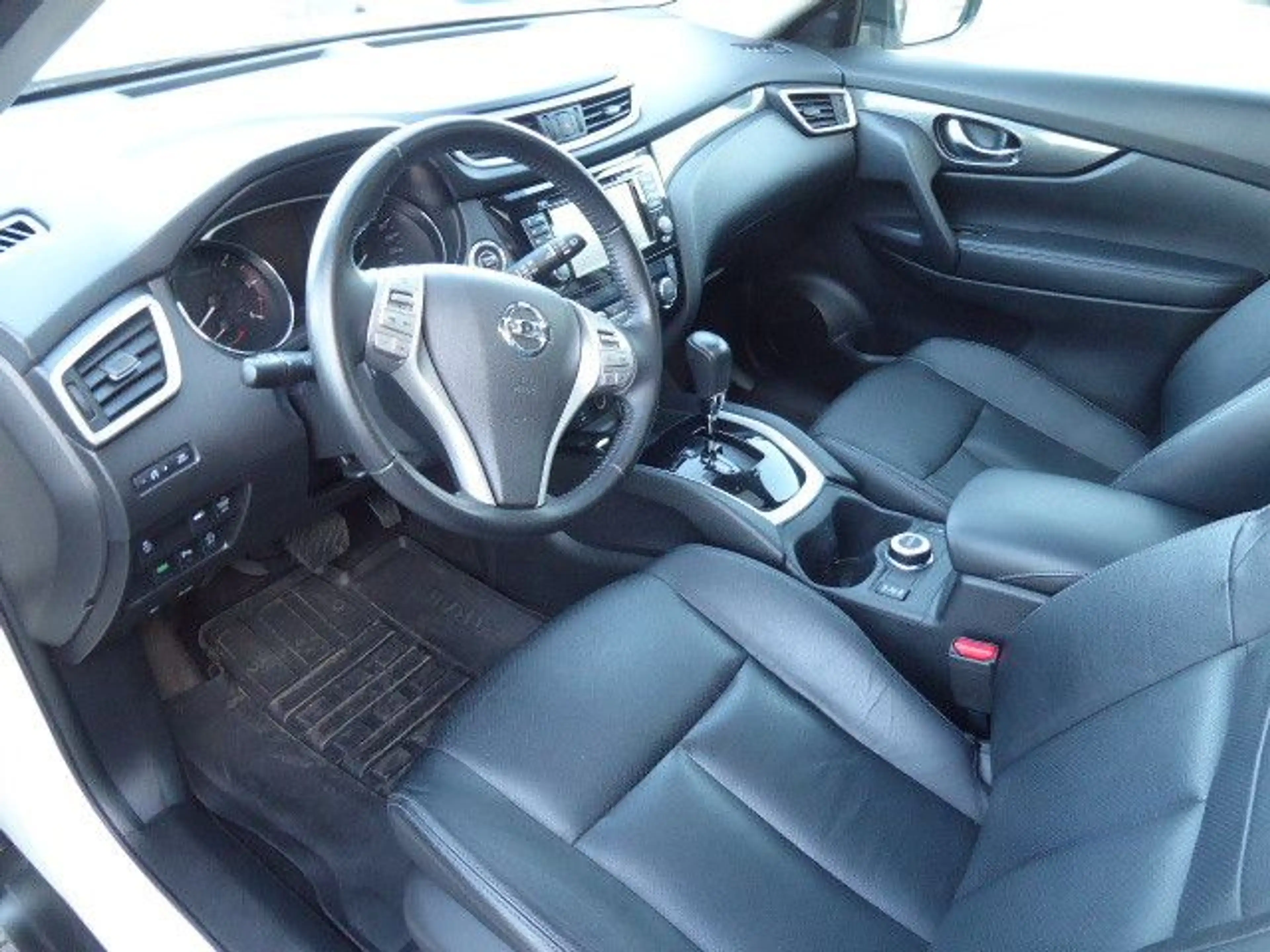 Nissan X-Trail Tekna 4x4 — photo 7