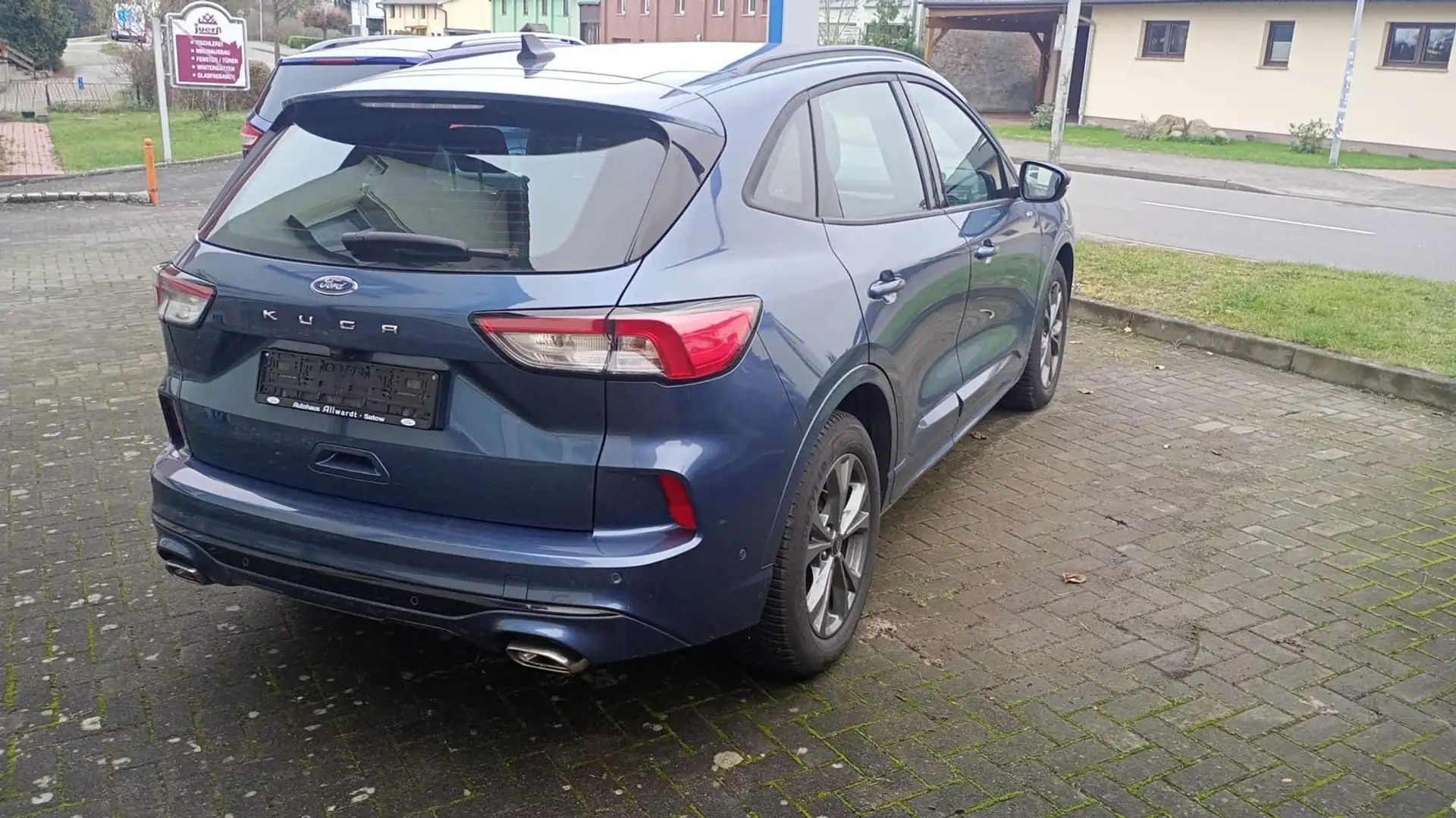 Ford Kuga ST-Line Blau - 2