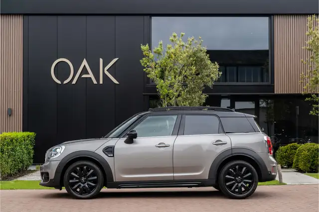 MINI Cooper Countryman Mini 1.5 Chili Aut. | Navigatie | Panorama | Leder