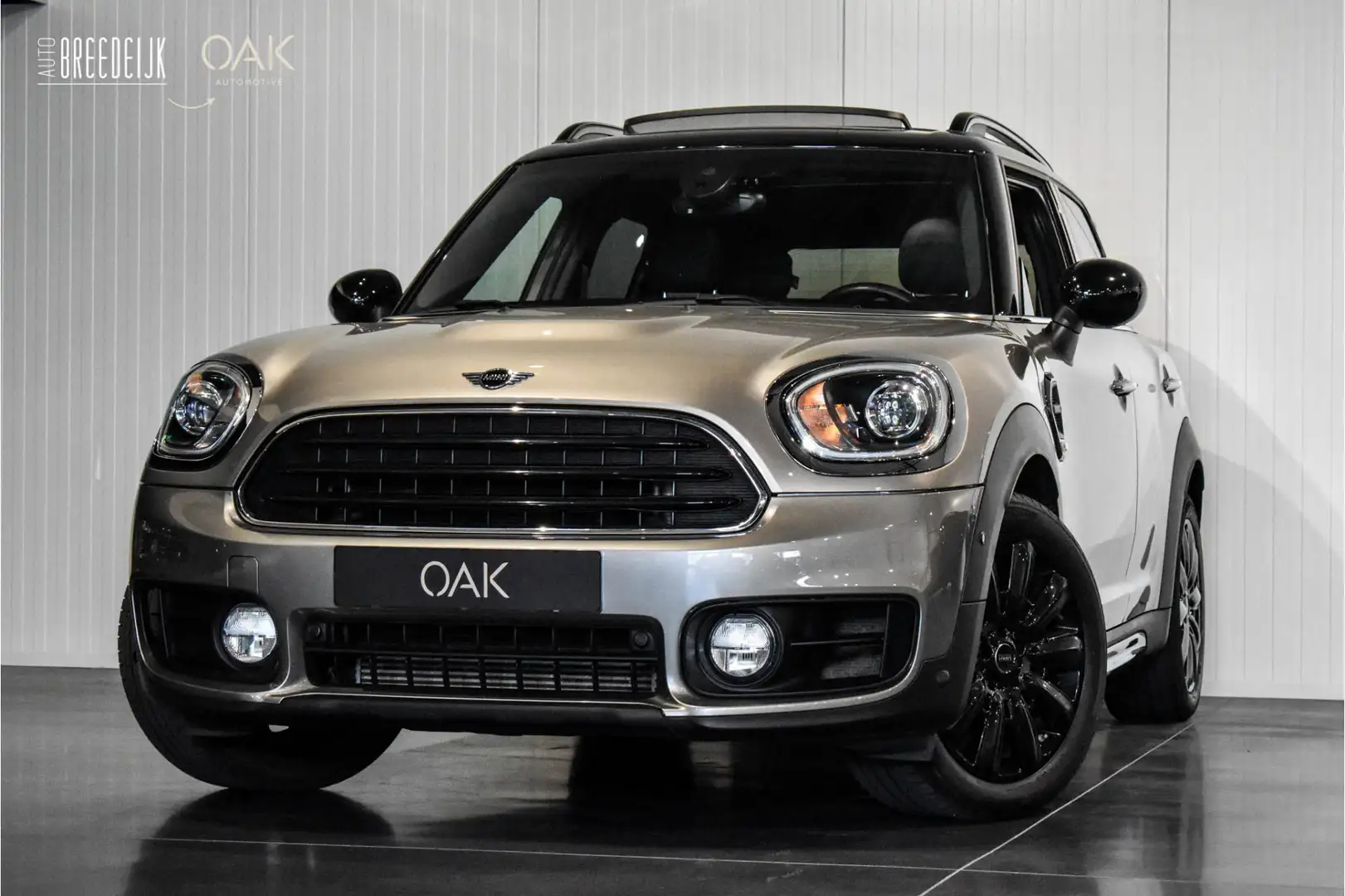 MINI Cooper Countryman Mini 1.5 Chili Aut. | Navigatie | Panorama | Leder Grijs - 1