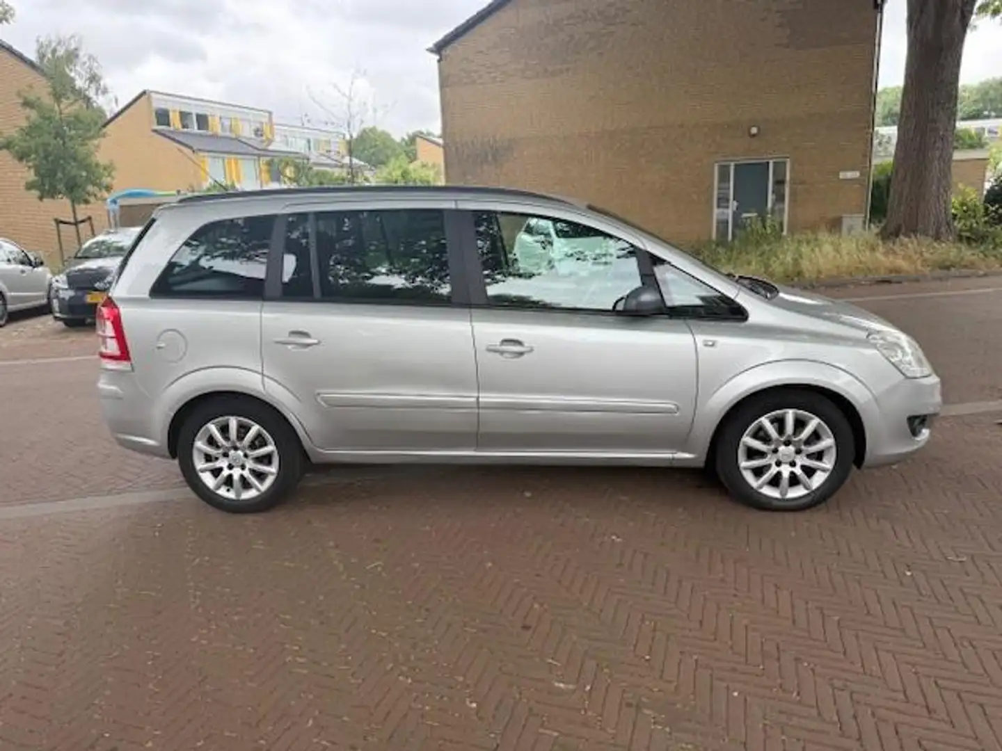 Opel Zafira AUTOMAAT / 171.000 NAP / 7 persoons / Leuke auto Grijs - 2
