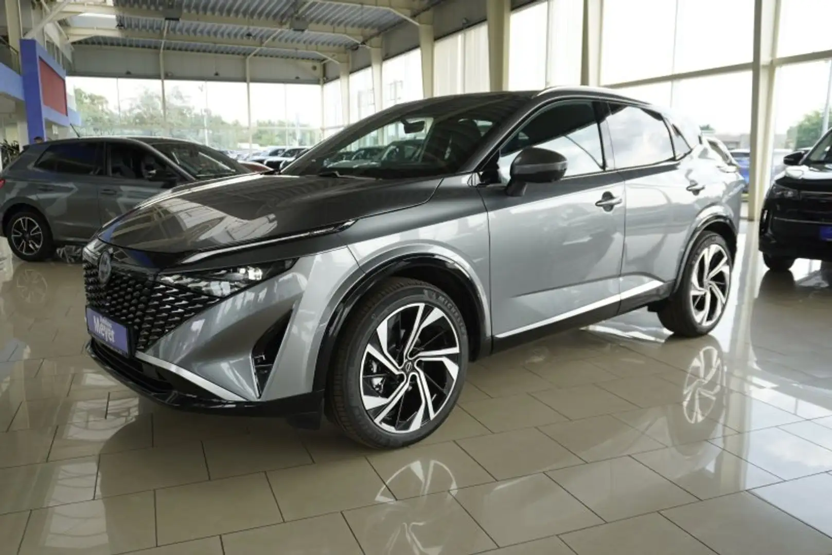 Nissan Qashqai Tekna+ 1,3 DIG-T Xtronic 4x4 UPE=50000Euro Grau - 1