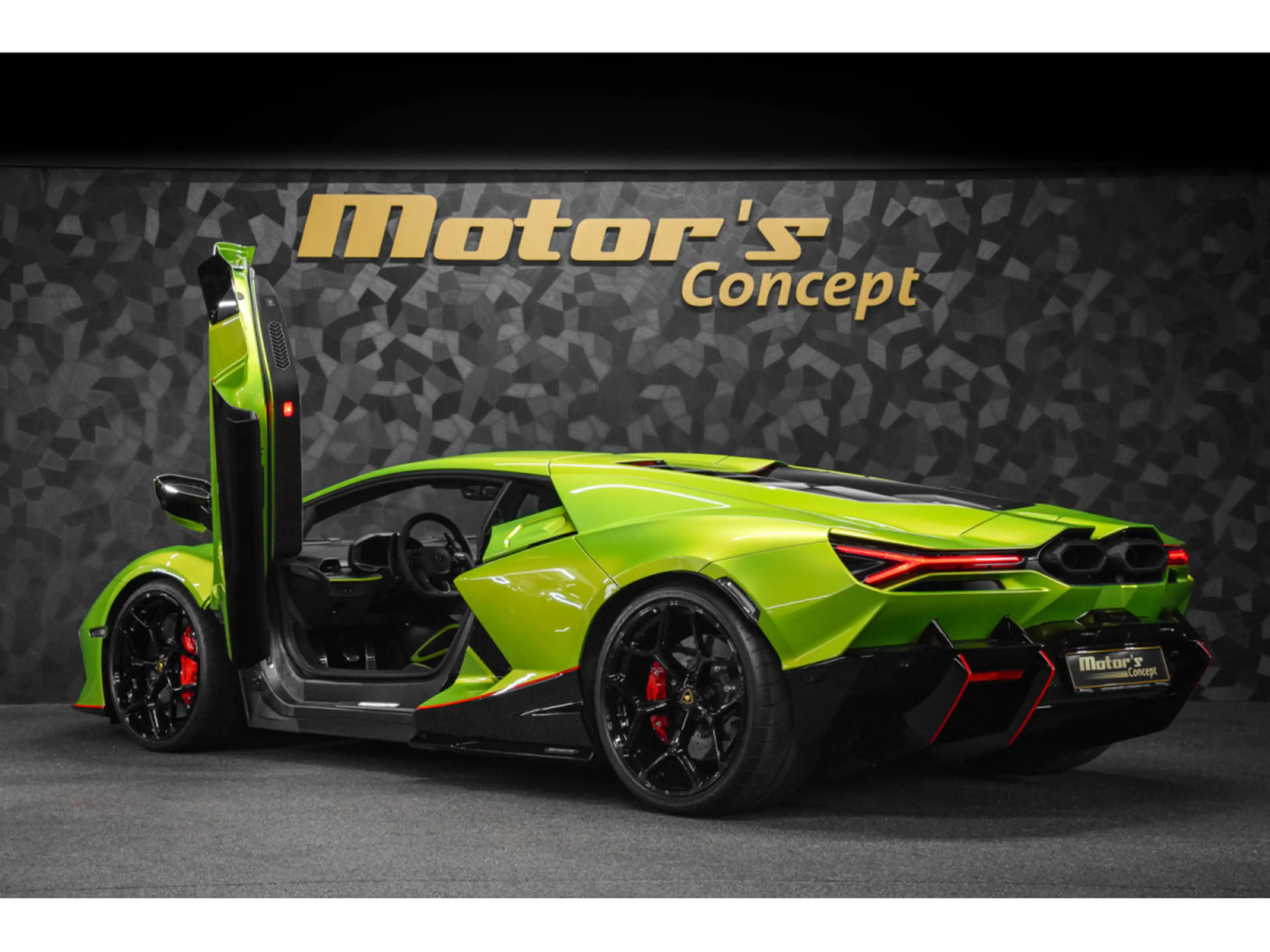 Lamborghini Revuelto AD PERSONAM - VERDE CITREA / ROSSO MARS — photo 7