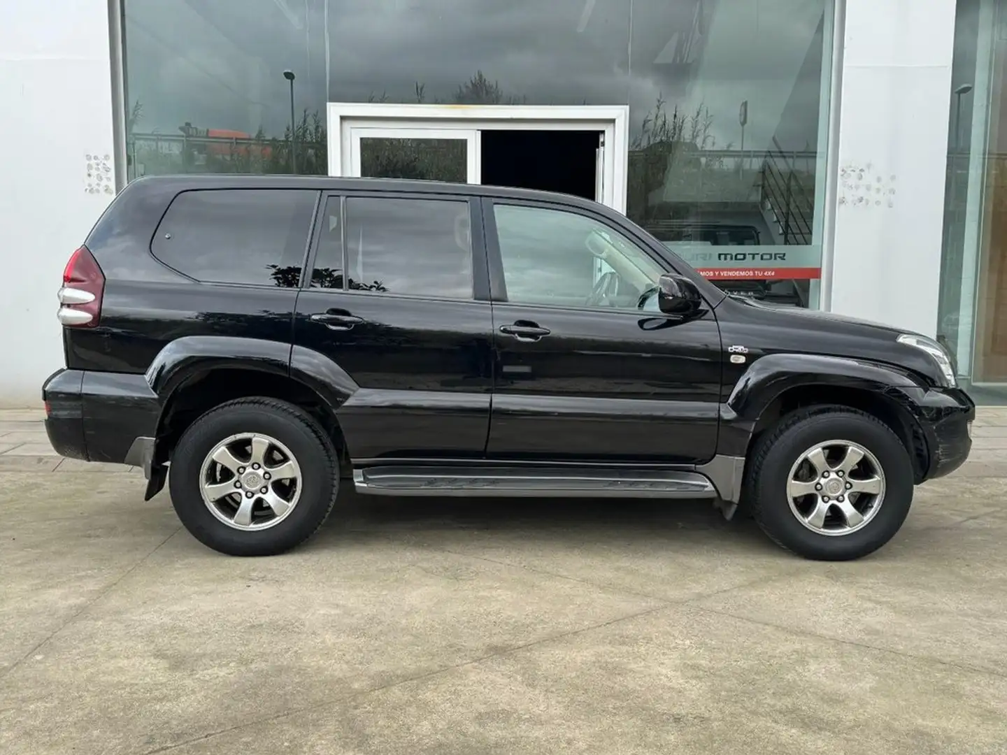 Toyota Land Cruiser 3.0 D4D 173CV VXL Negro - 1