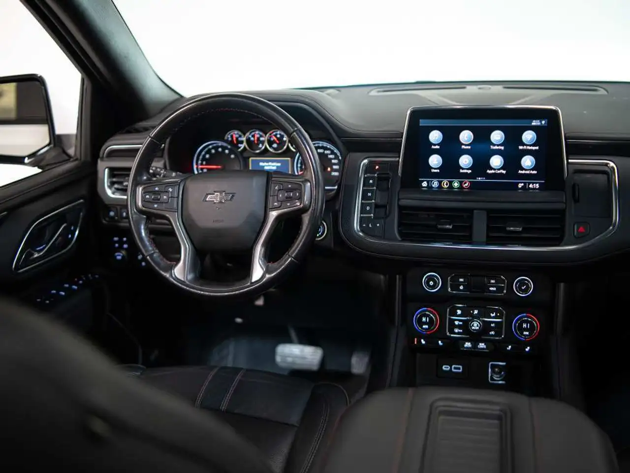 Chevrolet Suburban снимка Chevrolet Suburban