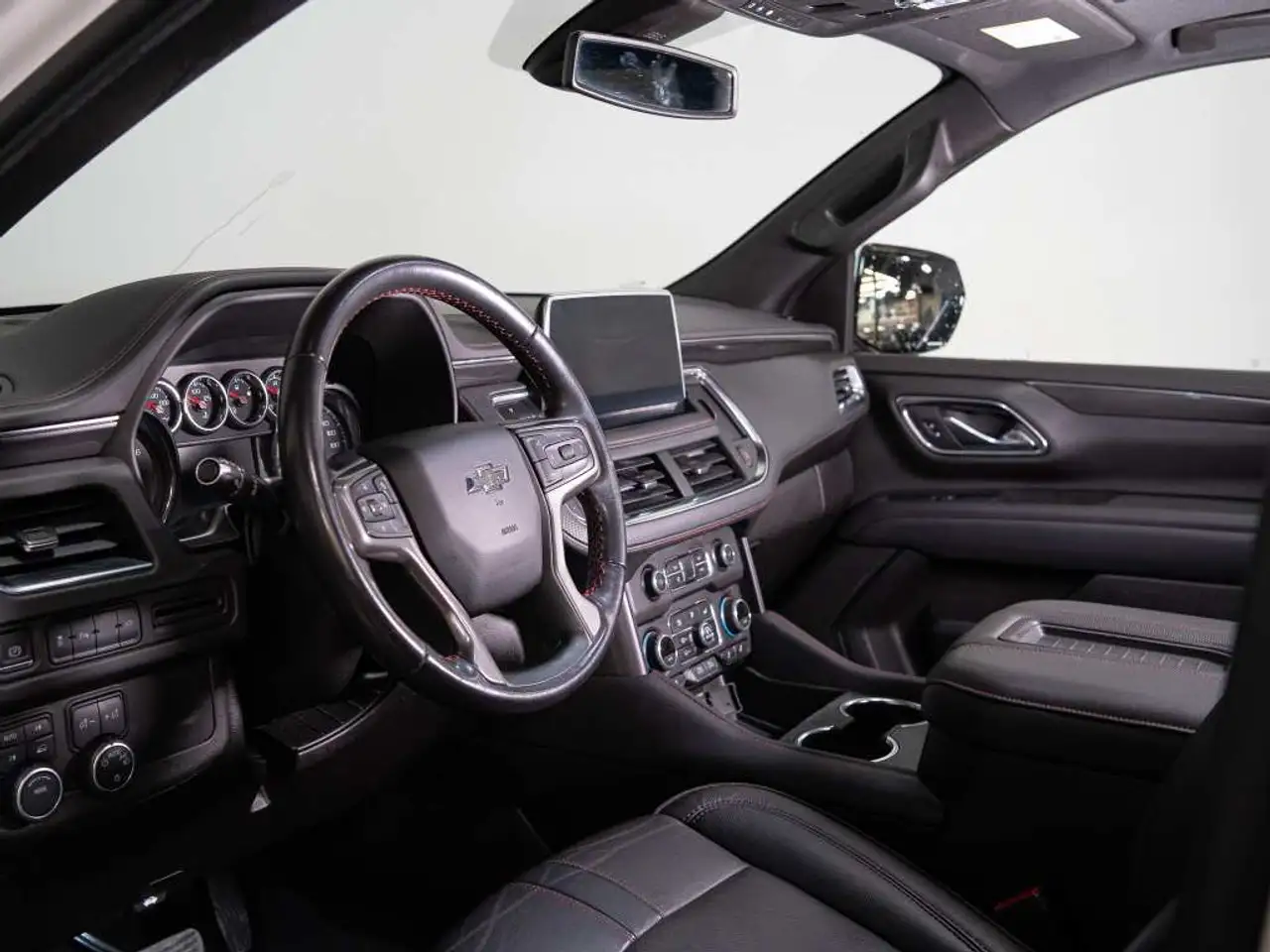 Chevrolet Suburban снимка Chevrolet Suburban